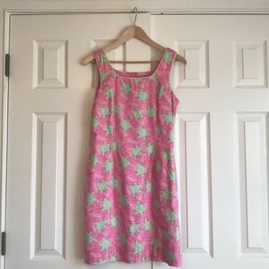 Pink Lilly Pulitzer dress🌷🐢